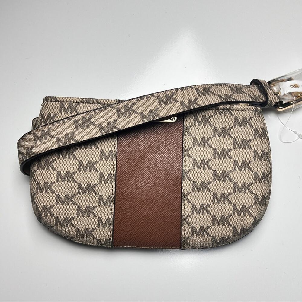 Michael Kors Monogram Belt bag/ Fanny Pack Style Fashion Accessory Sz M NWT